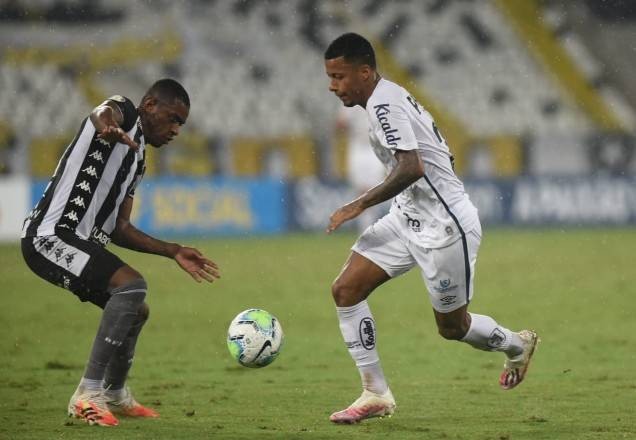 Imagem da noticia "Mentalidade de vitória", diz Arthur Gomes sobre duelo contra o Delfín