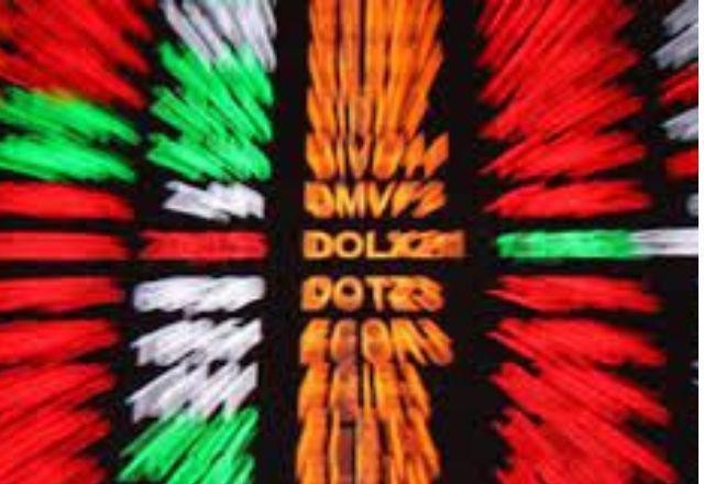 Imagem da noticia Dólar fura o piso dos R$ 5 com otimismo em relação aos juros e inflação