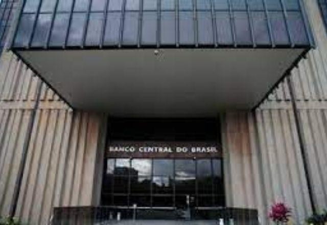 Relatório Focus do Banco Central projeta inflação de 6% em 2023