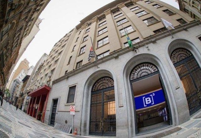 Imagem da noticia Mercado financeiro nacional fecha em alta na data simbólica dos 100 dias