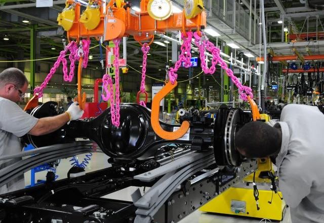Imagem da noticia Mercedes-Benz encerra produção de automóveis no Brasil