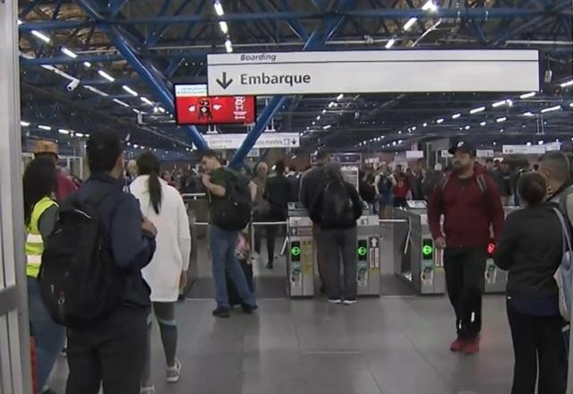 Imagem da noticia Maioria aprova encerramento da greve da CPTM, Metrô e Sabesp em SP