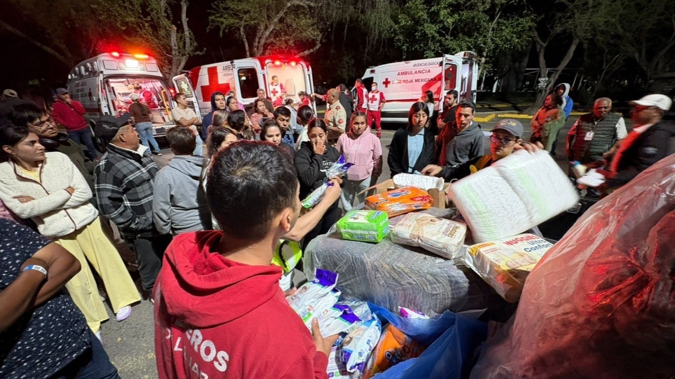 Imagem da noticia Mais de mil turistas passaram a noite em zoológico no México em meio à onda violência no país