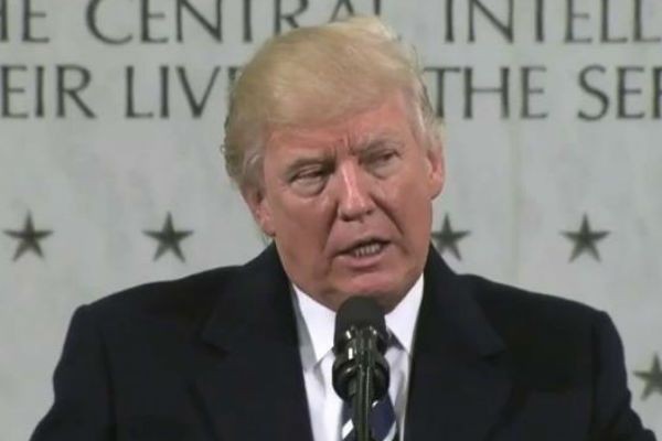 Imagem da noticia Milhares de pessoas vão às ruas em protesto contra posse de Trump 