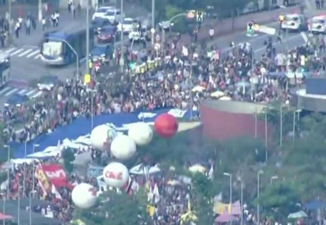 Imagem da noticia Milhares de manifestantes vão às ruas em 22 estados do país