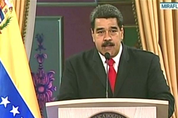 Imagem da noticia Milhares de venezuelanos fazem ato em apoio a Nicolás Maduro