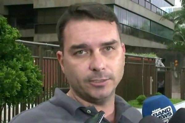 Imagem da noticia Ministério Público nega quebra de sigilo em conta do senador Flávio Bolsonaro 