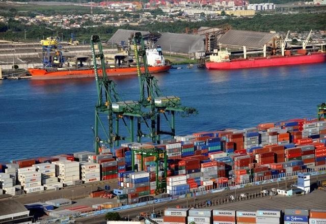 Imagem da noticia Balança comercial do Brasil tem saldo positivo de US$ 4,16 bi em agosto