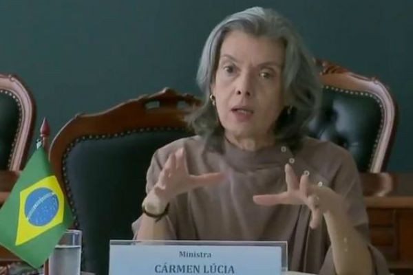 Ministra Cármen Lúcia pede esforço para desafogar as cadeias superlotadas
