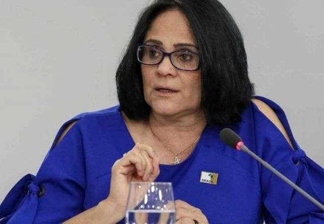 Ministra Damares pede respeito ao filho de Thammy Miranda: "Não compartilhem palavras negativas"