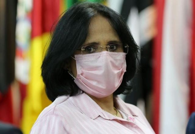 Imagem da noticia Damares liga para deputados para desidratar PEC Emergencial