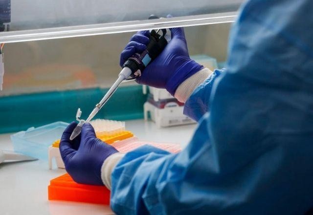 Imagem da noticia RJ investiga 43 casos suspeitos de infecção pela variante ômicron
