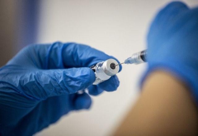 Imagem da noticia EUA estudam inflamações cardíacas em jovens após vacinação contra covid