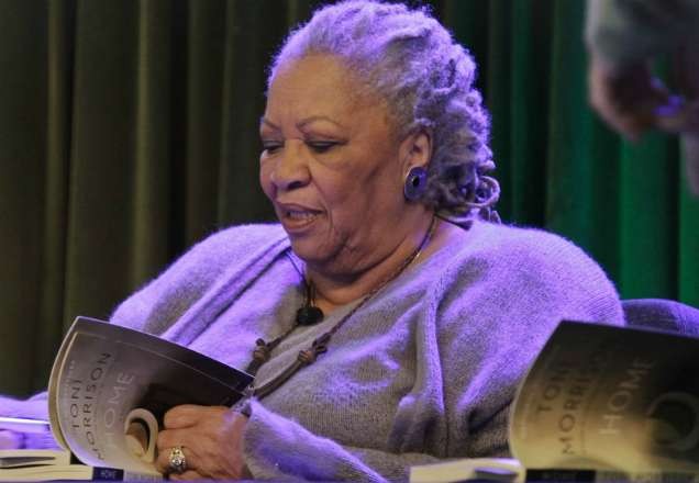 Morre Toni Morrison, primeira mulher negra a ganhar o Nobel de Literatura