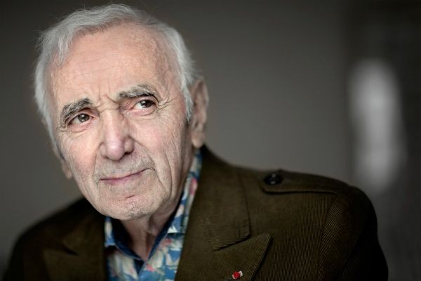 Imagem da noticia Morre, aos 94 anos, o cantor Charles Aznavour      