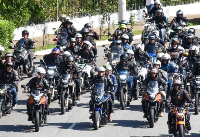 Imagem da noticia PDT aciona TSE contra motociata com participação de Bolsonaro