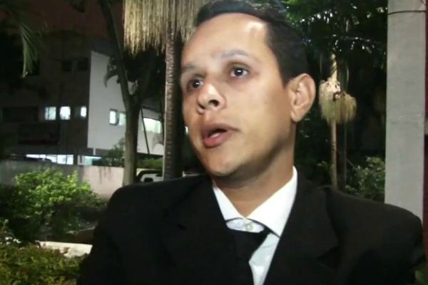 Imagem da noticia Motorista do Uber que fugiu de assalto se emociona ao conversar com o SBT