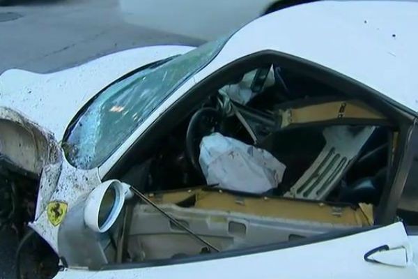 Imagem da noticia Motorista foge após bater carro avaliado em R$ 400 mil em São Paulo 