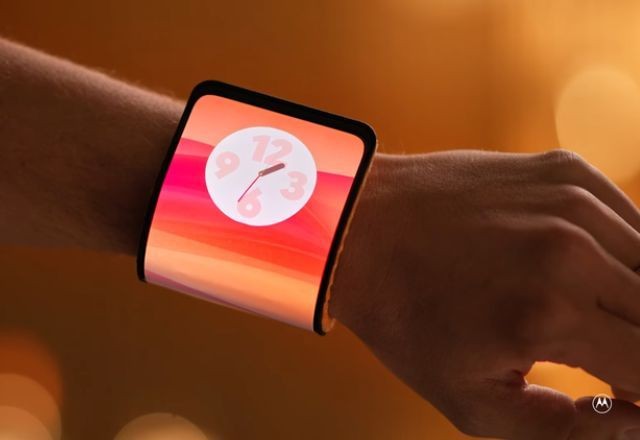 Imagem da noticia Motorola anuncia celular que pode ser enrolado no pulso 