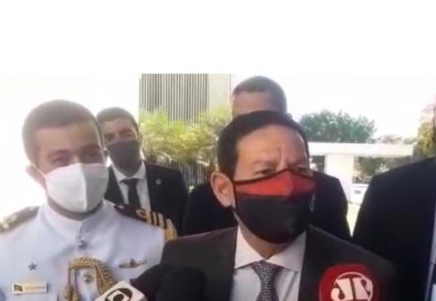 Imagem da noticia Mourão diz que há funcionário no INPE fazendo oposição ao governo 