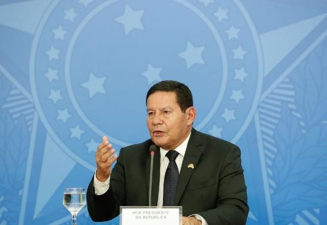 Imagem da noticia Salles falta a reunião sobre Amazônia e Mourão diz: "Falta de educação"