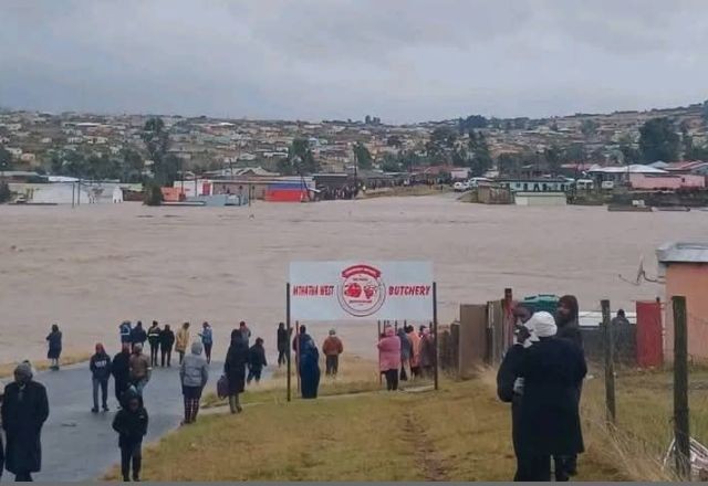 Imagem da noticia Enchente deixa ao menos 49 mortos na África do Sul