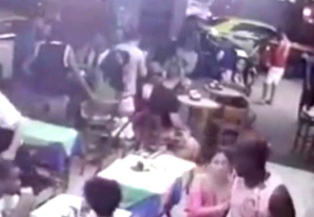 Mulher é brutalmente agredida pelo namorado em bar do Rio de Janeiro