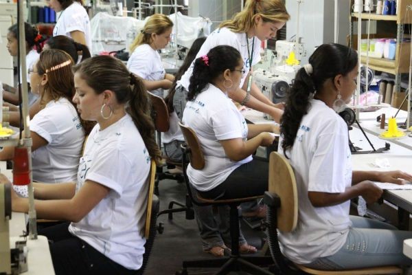 Imagem da noticia Mulher trabalha 5,4 anos a mais do que homem, diz estudo 