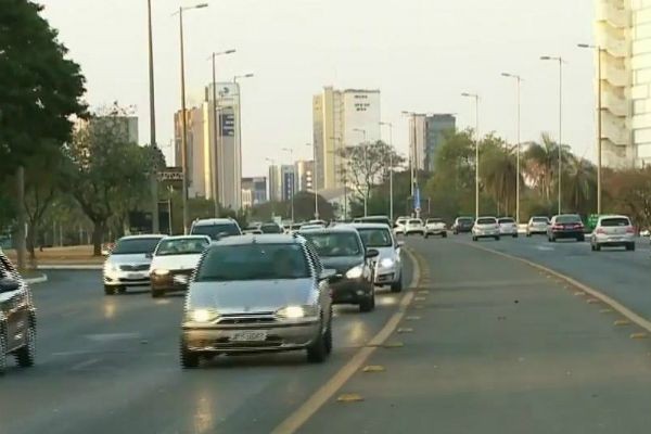 Multa de trânsito poderá ser paga com cartão de débito ou crédito