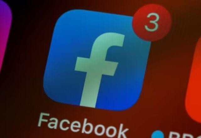 Imagem da noticia Instagram, WhatsApp e Facebook começam a voltar após 5h fora do ar