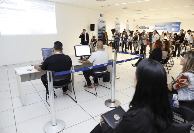 Imagem da noticia Tribunal Superior Eleitoral realiza verificação dos sistemas de totalização de votos em Brasília
