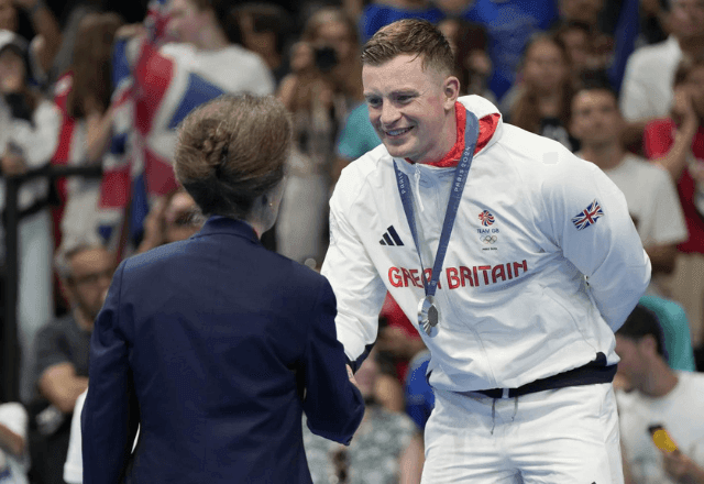 Imagem da noticia Nadador britânico testa positivo para covid-19 um dia após conquistar prata na Olimpíada de Paris