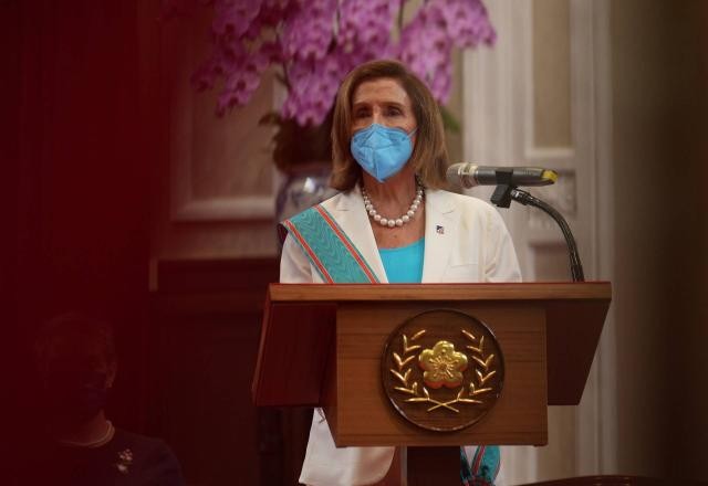 Imagem da noticia China sanciona Nancy Pelosi e familiares por visita a Taiwan