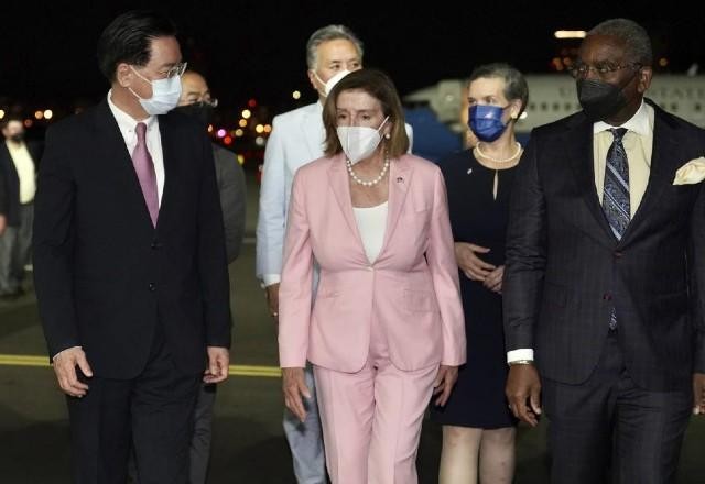 Imagem da noticia China reage à visita de Pelosi com exercício militar