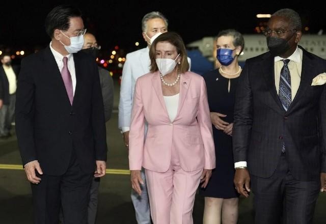 China reage à visita de Pelosi com exercício militar