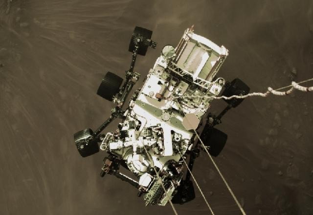 Nasa divulga primeiro vídeo em 4K do robô Perseverance pousando em Marte