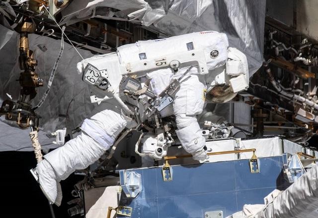 Imagem da noticia Idosa pensa estar ajudando astronauta e perde R$ 160 mil em golpe