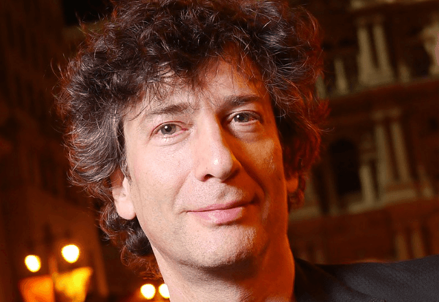 Imagem da noticia Neil Gaiman nega acusações de abuso sexual: "não vou admitir ter feito coisas que não fiz"