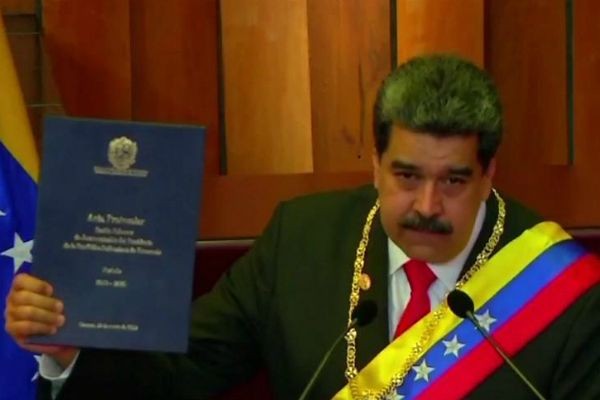 Imagem da noticia Nicolás Maduro toma posse e chama Jair Bolsonaro de fascista 