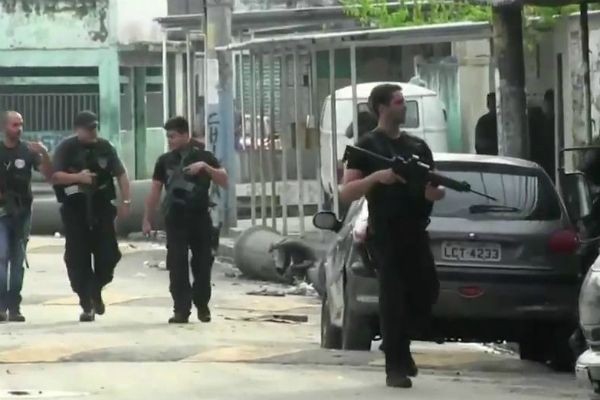 No Rio, policiais forjavam mandados para invadir residências
