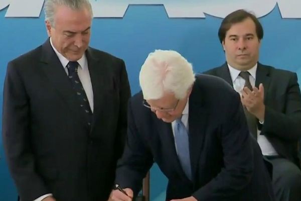 Imagem da noticia Nomeação de Moreira Franco como ministro vira guerra de decisões judiciais