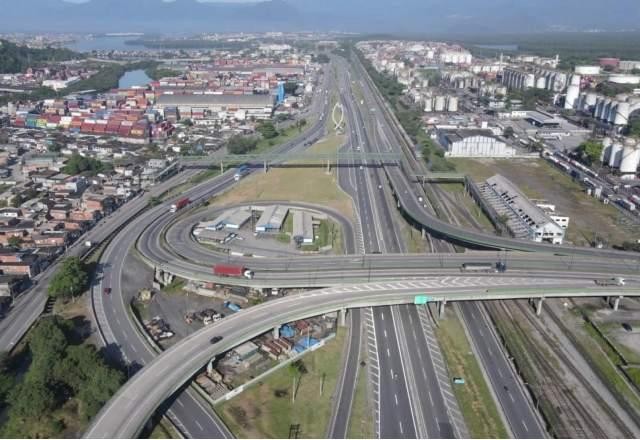 Imagem da noticia Complexo viário da entrada de Santos receberá o nome de "Rei Pelé"