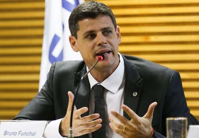 Imagem da noticia Nova nota de R$ 200 reduzirá custo de produção, afirma secretário do tesouro