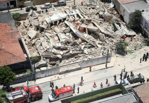 Nove pessoas seguem desaparecidas em escombros de prédio em Fortaleza