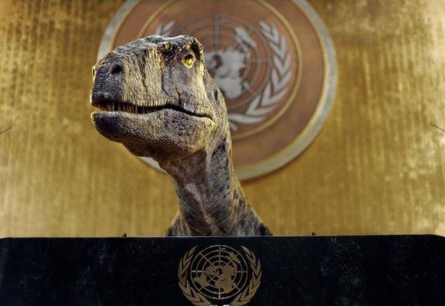Imagem da noticia Às vésperas da COP26, ONU usa tiranossauro para alertar sobre crise climática