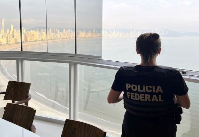 Imagem da noticia Dinheiro desviado do SUS comprou apartamento de R$ 10 milhões e carros de luxo 