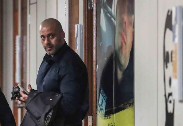 Imagem da noticia Moraes bloqueia bens de Silveira e manda Lira agir sobre tornozeleira