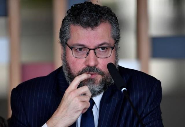 Imagem da noticia "Não há que se falar em estratégia ruim" contra a covid-19, diz Ernesto Araújo