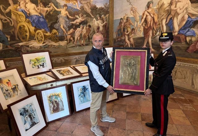 Imagem da noticia Polícia italiana invade exposição de Dalí e diz que obras expostas são falsas
