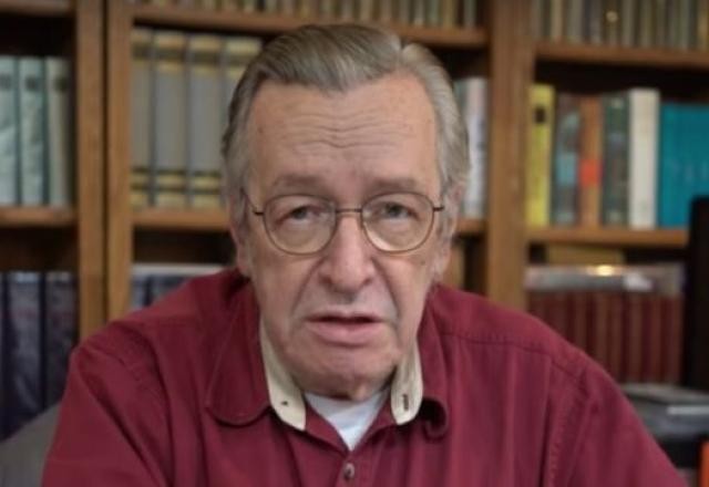 Imagem da noticia Bolsonaro decreta luto oficial por morte de Olavo de Carvalho